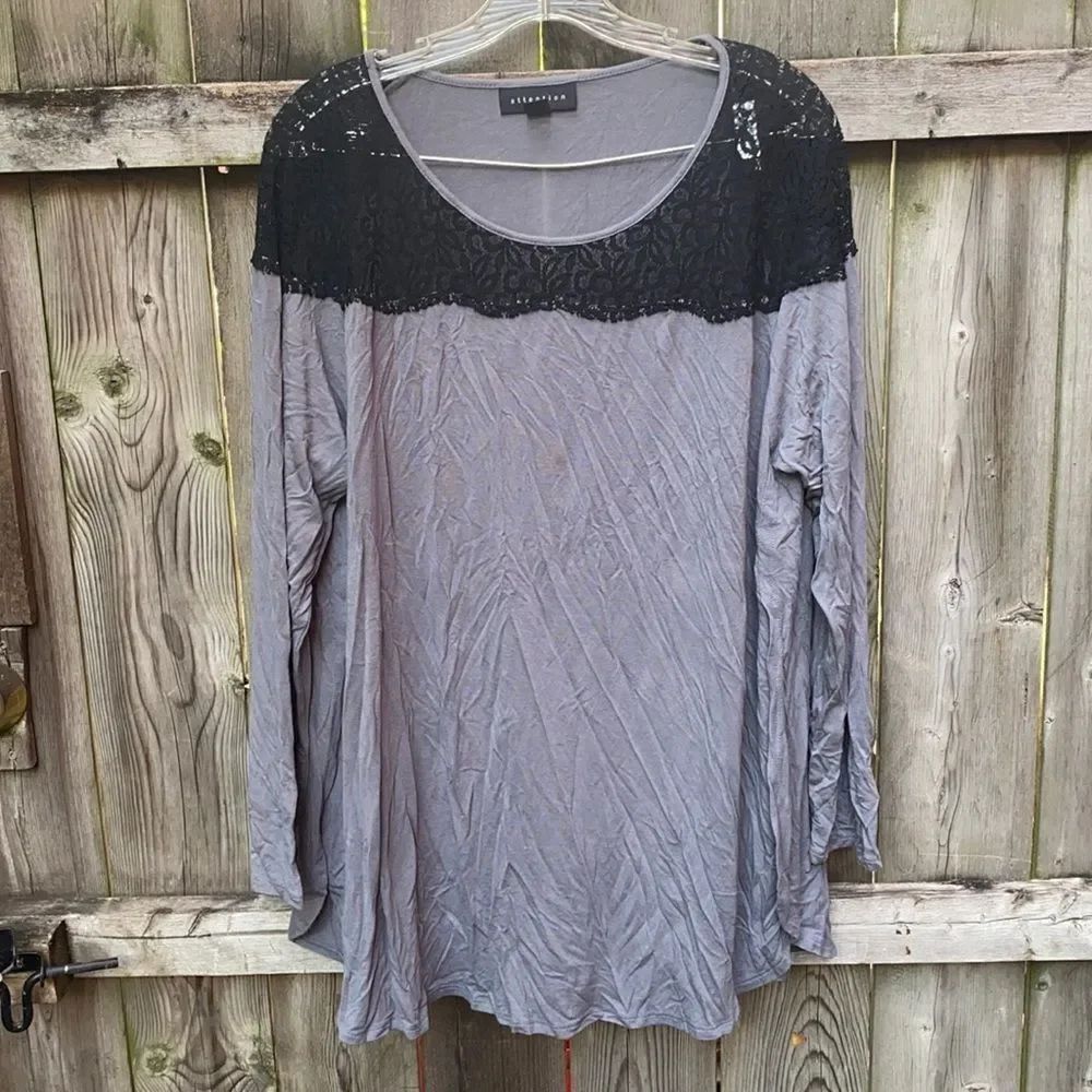 Attention Plus Lace top sz. 2X